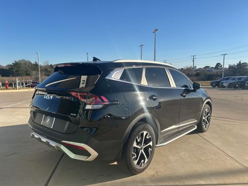 Used 2023 Kia Sportage EX image 9