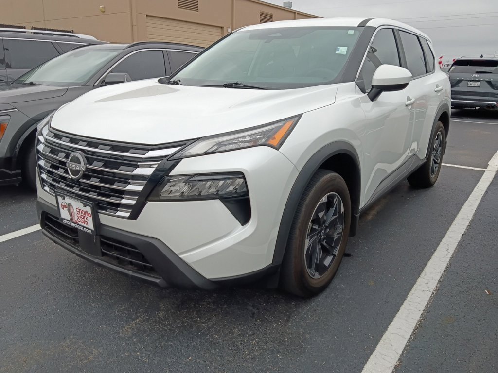 Used 2026 Nissan Rogue SV FWD image 1