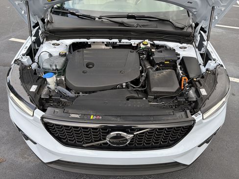 Certified 2026 Volvo XC40 B5 Plus w/ Protection Package Premier AWD/4WD image 36