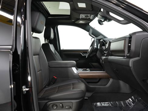 Used 2024 Chevrolet Silverado 3500 High Country w/ High Country Premium Package image 11