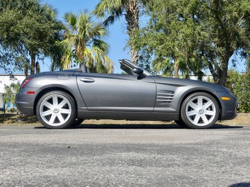 Used 2005 Chrysler Crossfire Limited RWD image 29