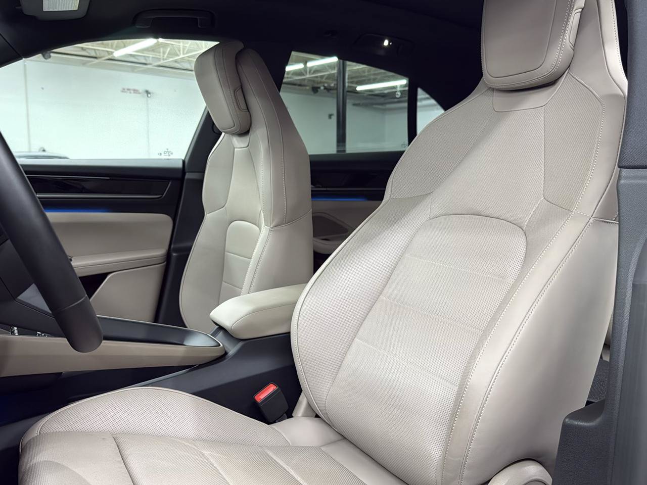Used 2024 Porsche Macan 4 Electric AWD/4WD image 13