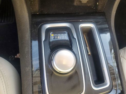 Used 2016 Chrysler 300 Limited w/ Driver Convenience Group image 32