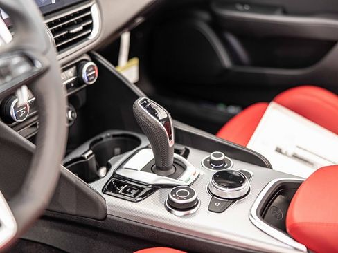 New 2025 Alfa Romeo Giulia AWD w/ Driving Assist Package image 22