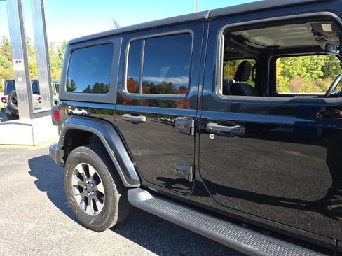 Used 2021 Jeep Wrangler Unlimited Sahara w/ Uconnect 4C Nav & Sound Group image 30