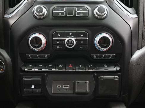 Used 2020 GMC Sierra 1500 AT4 w/ AT4 Premium Package AWD/4WD image 36