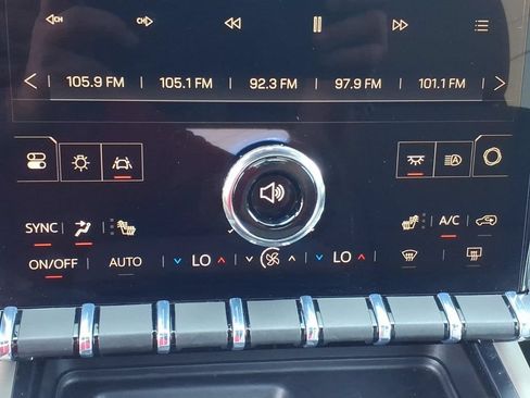Used 2026 GMC Acadia Elevation w/ Elevation Premium Package AWD/4WD image 26
