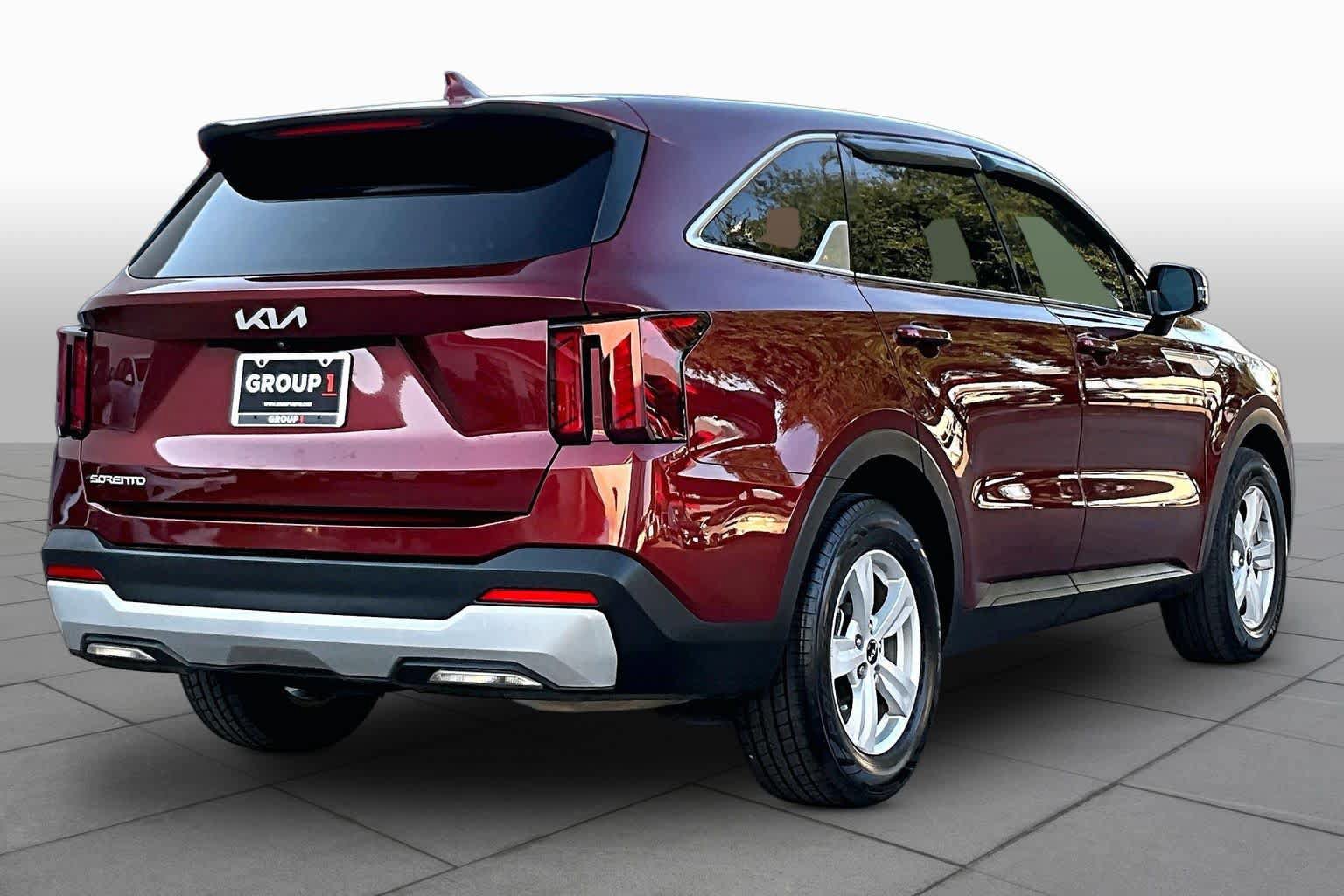 Used 2024 Kia Sorento LX FWD image 13