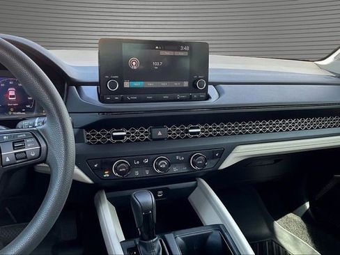 Used 2023 Honda Accord EX image 9