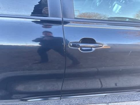 Used 2010 Toyota Highlander SE image 12