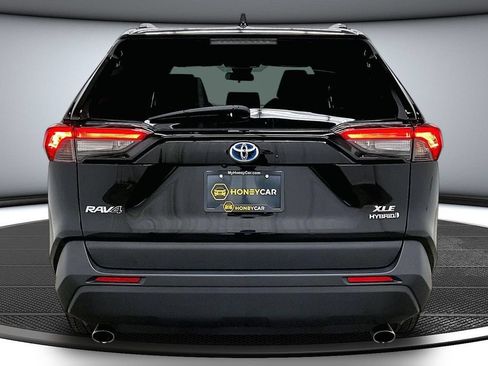 Used 2023 Toyota RAV4 XLE w/ Convenience Package AWD/4WD image 5