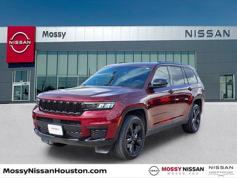 Used 2024 Jeep Grand Cherokee L Altitude image 3