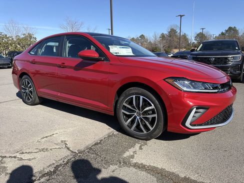 New 2026 Volkswagen Jetta SE FWD image 3