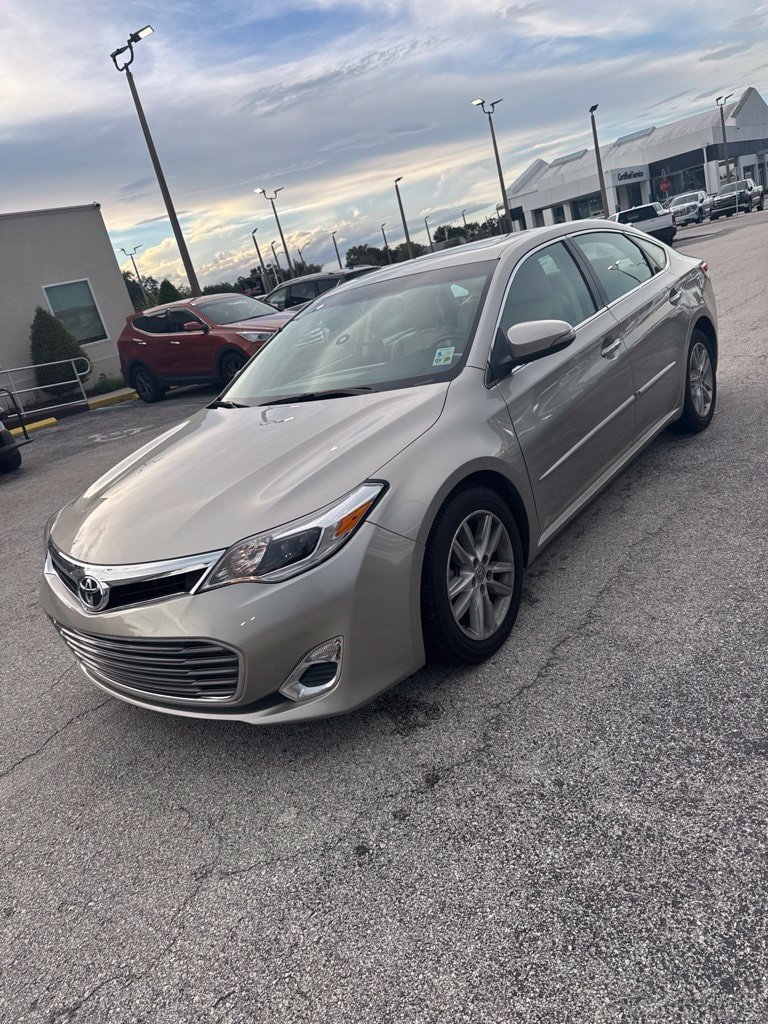 Used 2014 Toyota Avalon XLE Premium FWD image 5