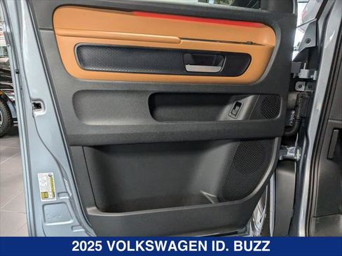 New 2025 Volkswagen ID. Buzz Pro S image 9