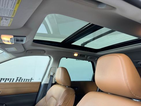 Used 2025 Nissan Pathfinder Platinum image 4