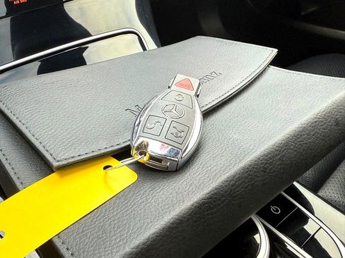 Used 2018 Mercedes-Benz C 300 4MATIC Sedan image 34