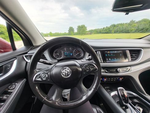 Used 2018 Buick Enclave Essence FWD image 14