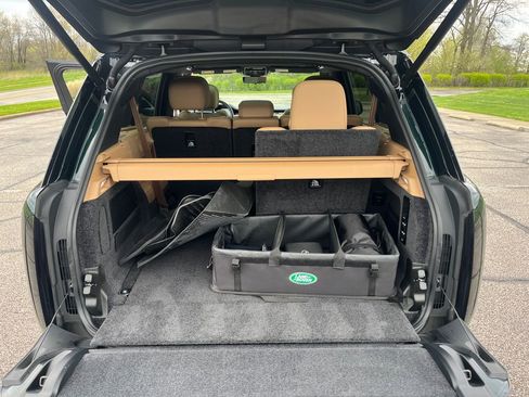 Used 2024 Land Rover Range Rover Long Wheelbase SE image 19