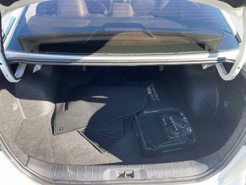 Used 2024 Nissan Altima 2.0 SR FWD image 14