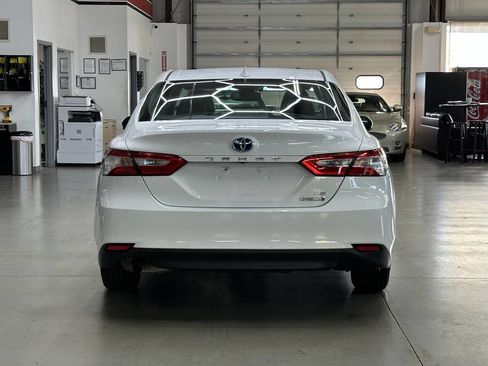 Used 2020 Toyota Camry LE image 3