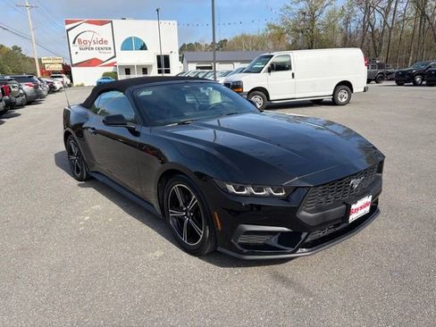 Used 2025 Ford Mustang Premium image 22