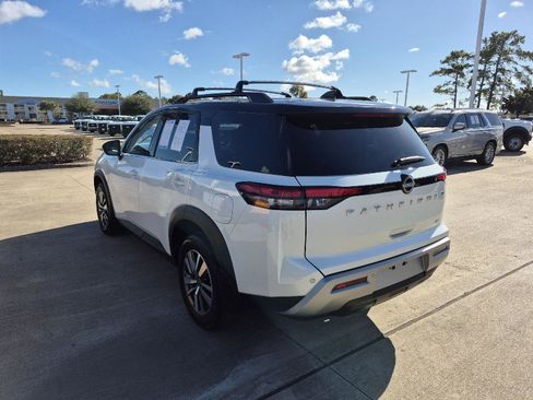 Used 2024 Nissan Pathfinder SL image 5