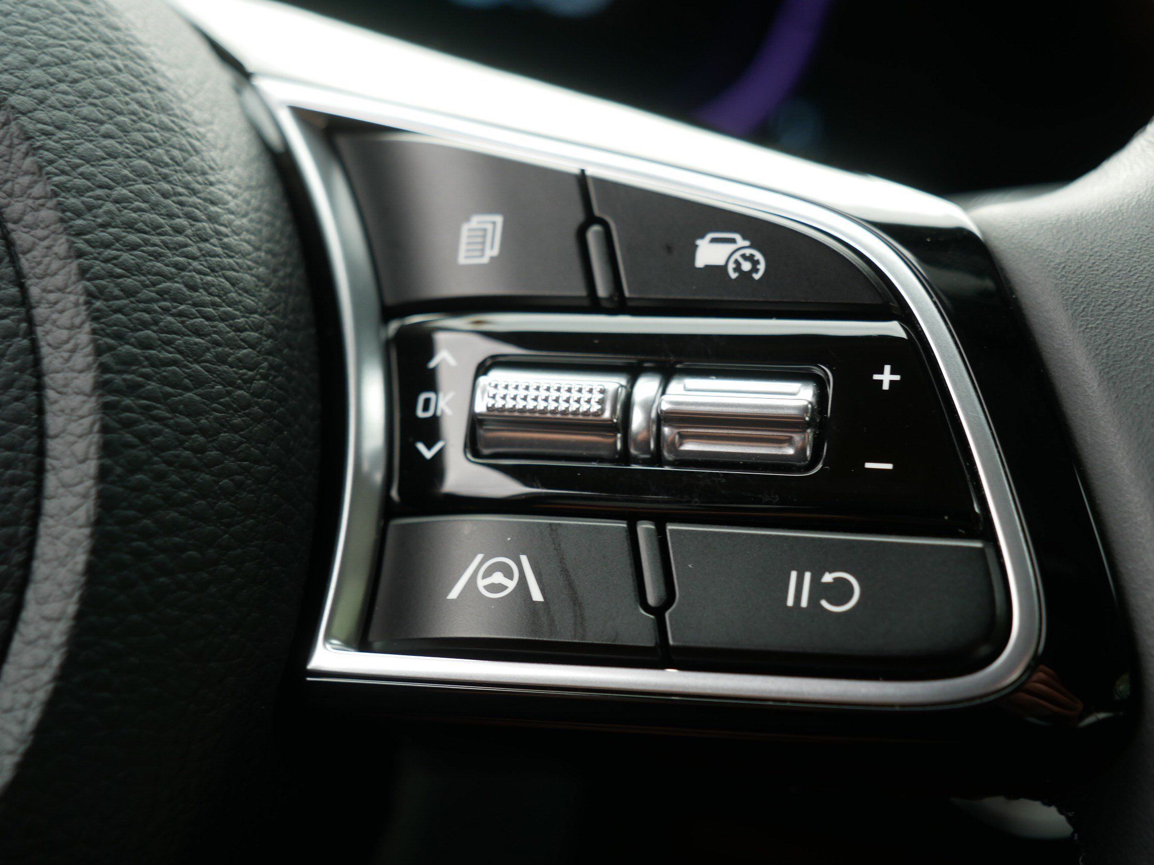 Certified 2025 Kia Seltos S FWD image 29