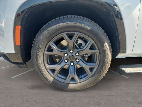 New 2026 Jeep Grand Wagoneer L Limited w/ Premium Group II AWD/4WD image 14