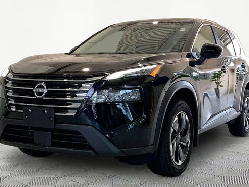 Used 2024 Nissan Rogue SV AWD/4WD image 3