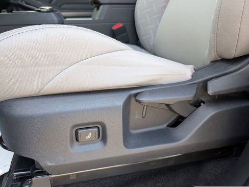 Used 2025 Toyota Tacoma SR5 AWD/4WD image 10
