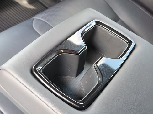 Used 2025 Toyota Crown Signia w/ Advanced Technology Package image 40