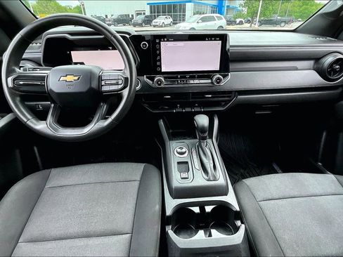 Used 2024 Chevrolet Colorado W/T image 8