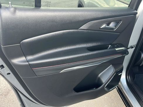 Used 2025 Chevrolet Traverse RS image 22