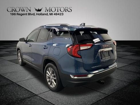 Used 2024 GMC Terrain SLT w/ LPO, Floor Liner Package AWD/4WD image 4