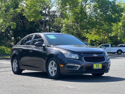 Used 2016 Chevrolet Cruze LT image 24