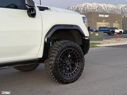 Used 2026 GMC Sierra 2500 AT4X image 4