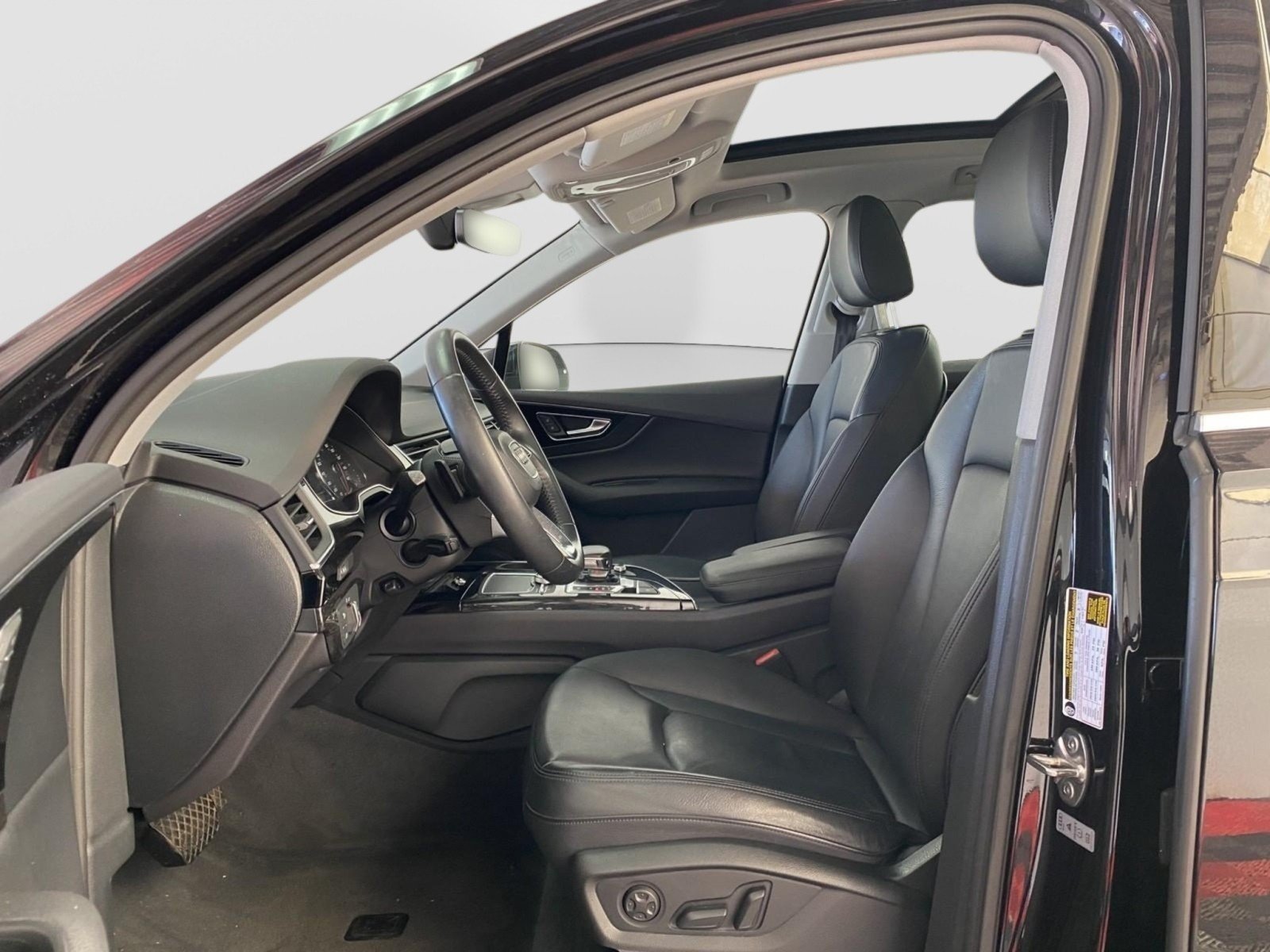 Used 2019 Audi Q7 3.0T Premium w/ Convenience Package AWD/4WD image 25