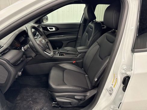 New 2026 Jeep Compass Latitude image 14