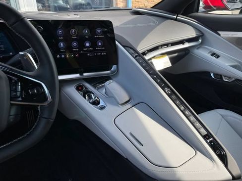 Used 2022 Chevrolet Corvette Stingray Preferred Cpe w/ Z51 Performance Package RWD image 37