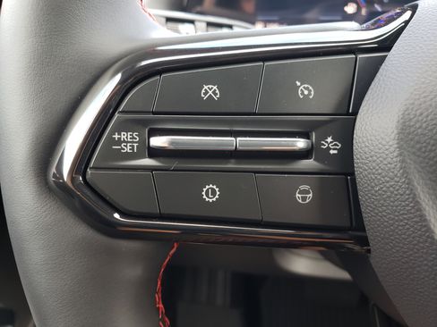 New 2026 Chevrolet Traverse RS w/ LPO, Floor Liner Package image 16