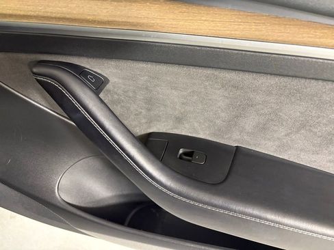 Used 2023 Tesla Model 3 Standard Range RWD image 15