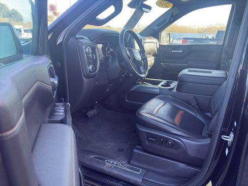 Used 2021 GMC Sierra 1500 AT4 w/ Technology Package image 4