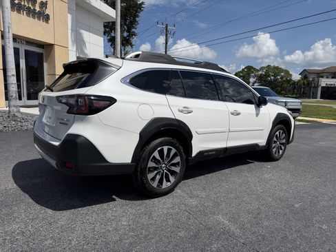 Used 2025 Subaru Outback Touring AWD/4WD image 3