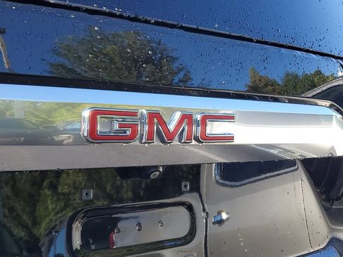 Used 2022 GMC Yukon Denali AWD/4WD image 6