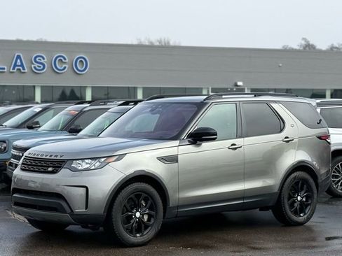 Used 2018 Land Rover Discovery SE image 34