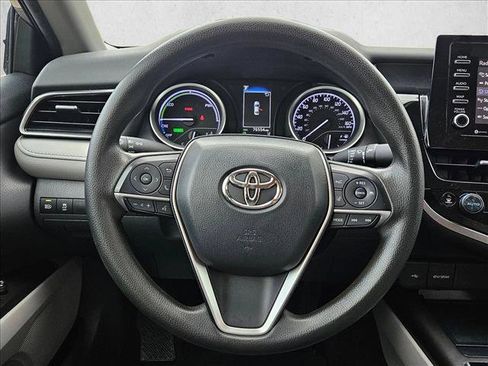 Used 2021 Toyota Camry LE image 10