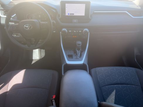 Used 2024 Toyota RAV4 XLE AWD/4WD image 18