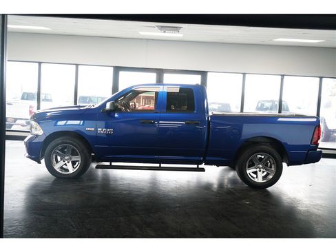 Used 2017 RAM 1500 Express RWD image 4