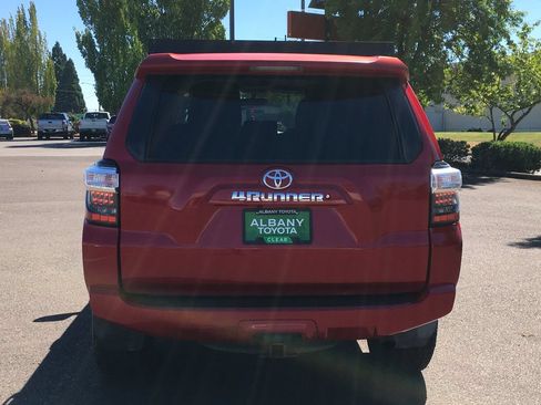 Used 2015 Toyota 4Runner SR5 AWD/4WD image 6